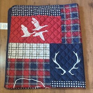 Canadiana Quilted Blanket with Wildlife Design